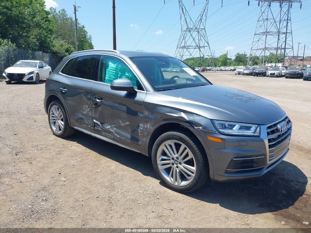 Salvage Audi Q5 Image