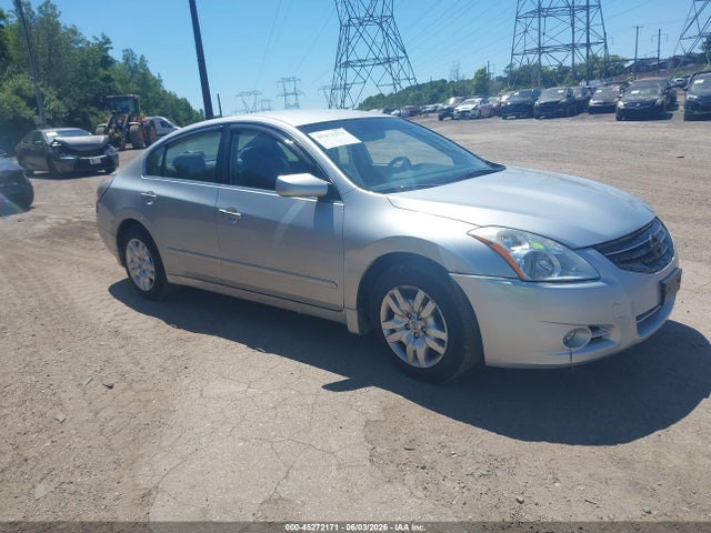 Salvage Nissan Altima Image