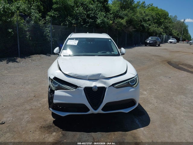 Alfa Romeo Stelvio Awd