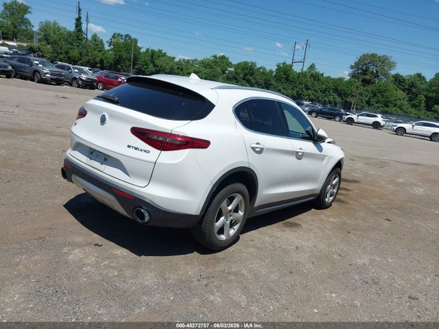 Alfa Romeo Stelvio Awd