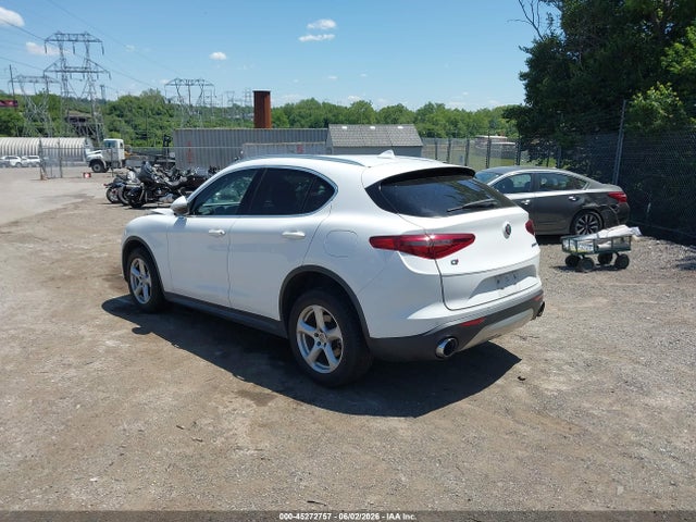 Alfa Romeo Stelvio Awd