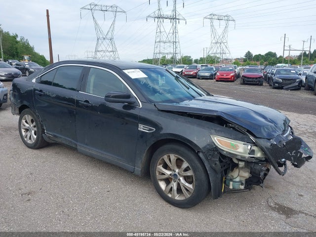 Salvage Ford Taurus Image