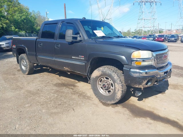 Salvage GMC Sierra 2500 Image