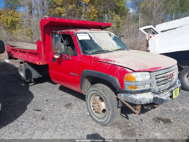 Salvage General Motors Sierra 3500 Chassis Image