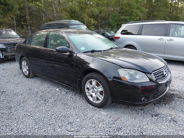 Salvage Nissan Altima Image