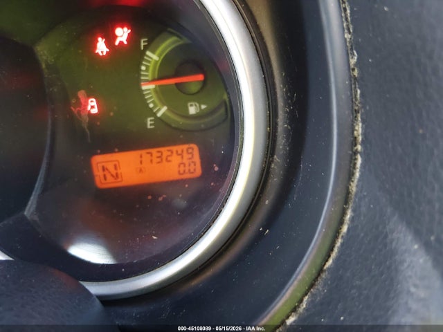 Nissan Versa 1.8s