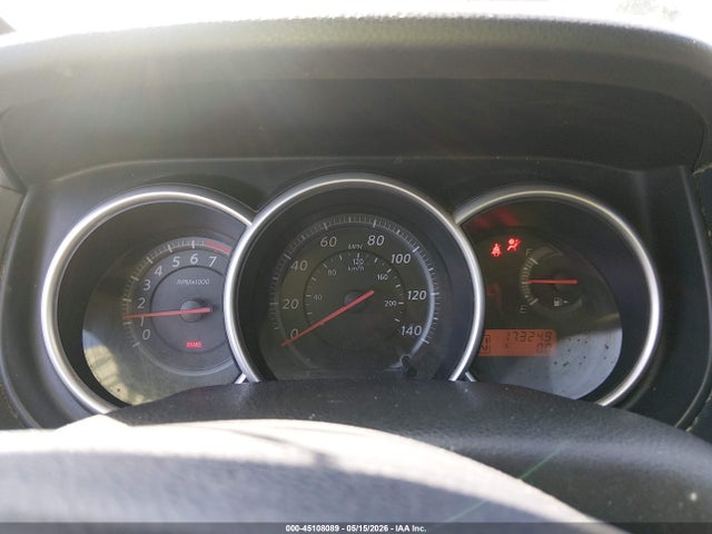 Nissan Versa 1.8s