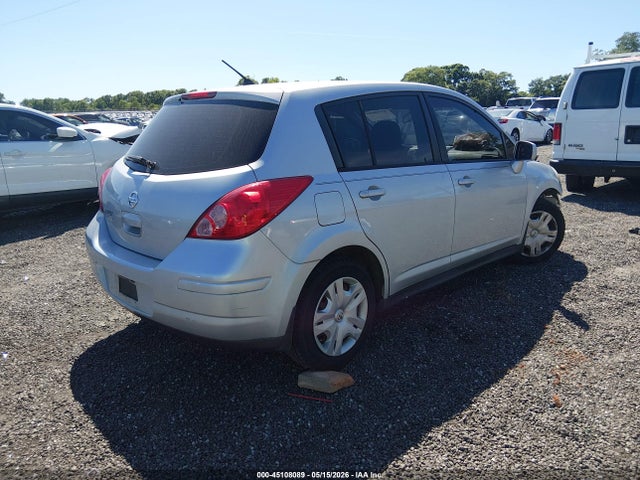 Nissan Versa 1.8s