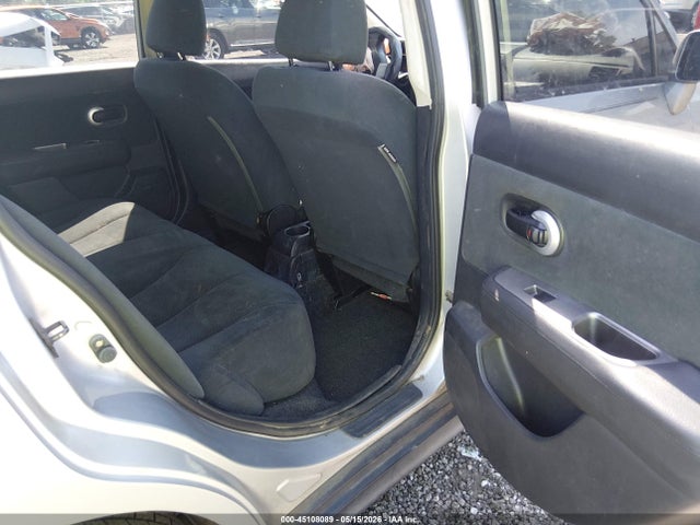 Nissan Versa 1.8s