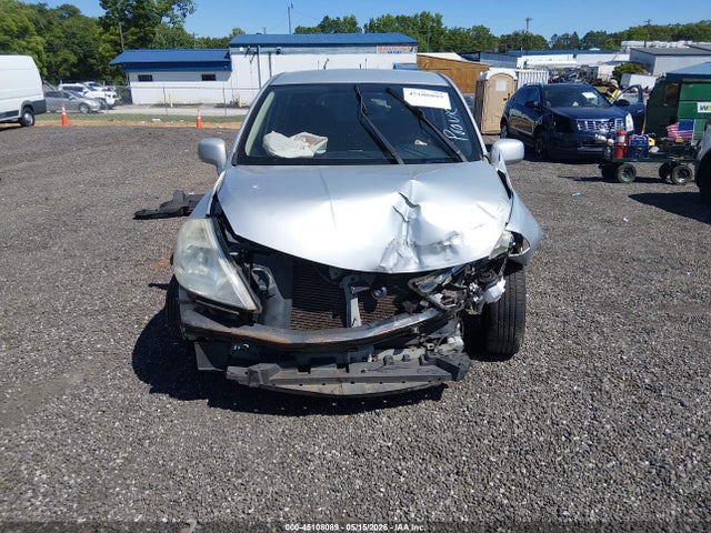 Nissan Versa 1.8s