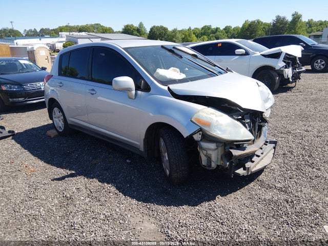 Salvage Nissan Versa Image