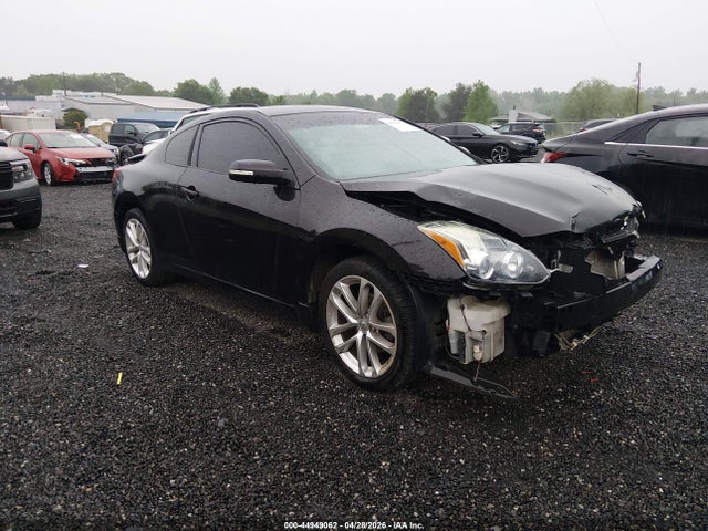 Salvage Nissan Altima Image