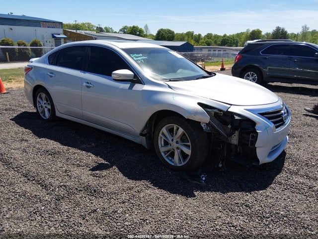 Salvage Nissan Altima Image