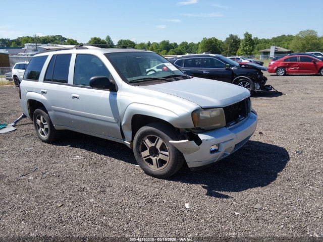 Salvage Chevrolet Trailblazer Image