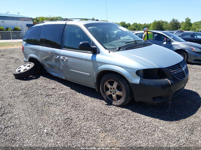 Salvage Dodge Grand Caravan Image