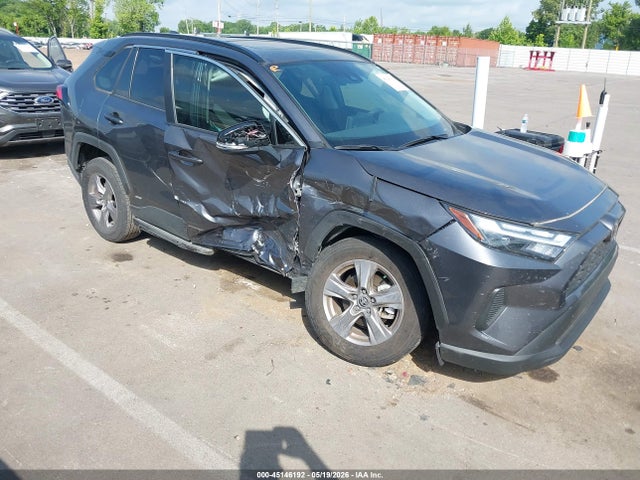 Salvage Toyota RAV4 Image