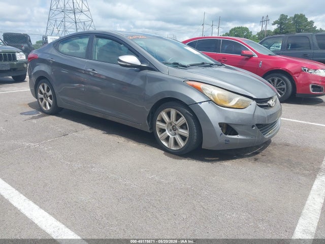 Salvage Hyundai ELANTRA Image