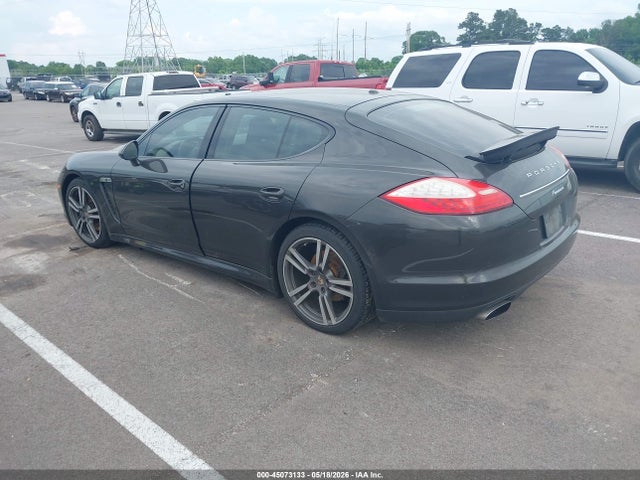 Porsche Panamera 4