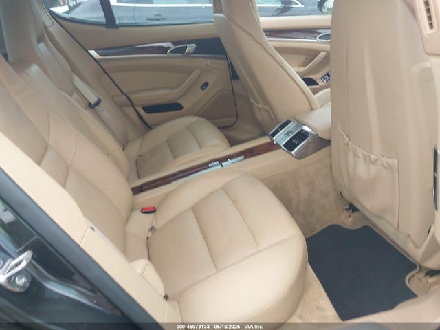 Porsche Panamera 4