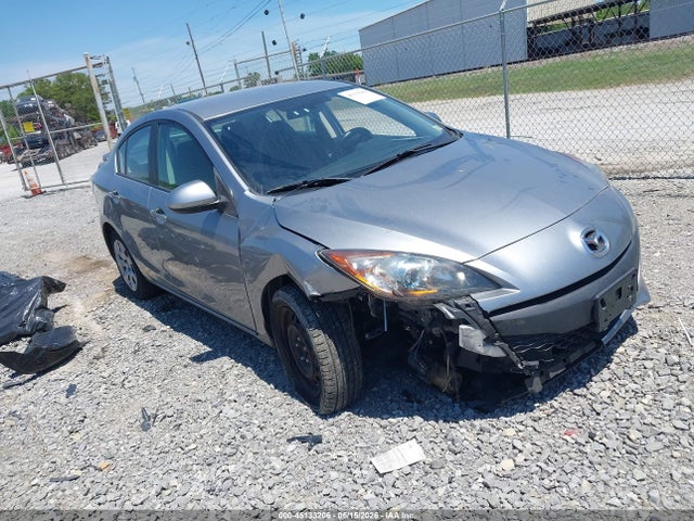 Salvage Mazda Mazda3 Image