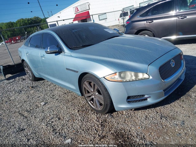 Salvage Jaguar XJ Image