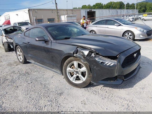 Salvage Ford Mustang Image