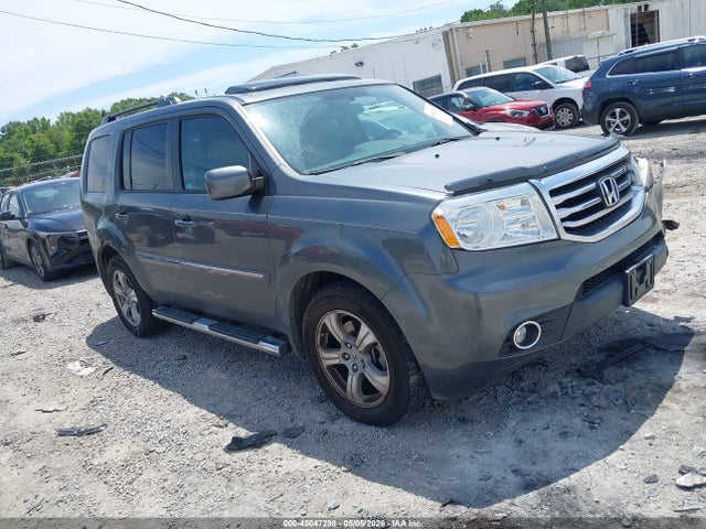 Salvage Honda Pilot Image