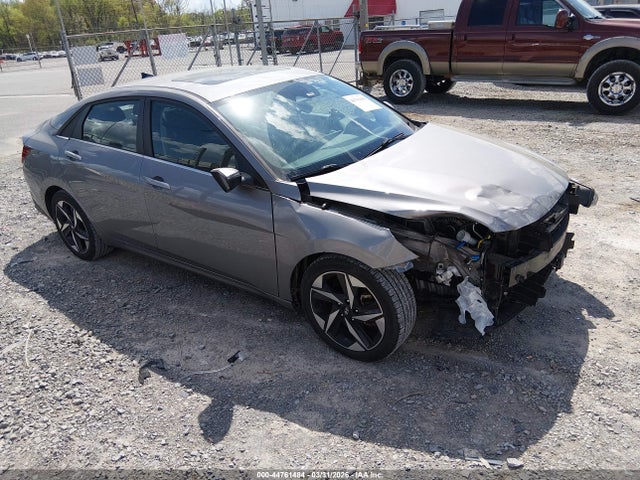 Salvage Hyundai ELANTRA Image