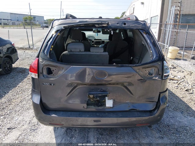 Toyota Sienna Le V6 8 Passenger