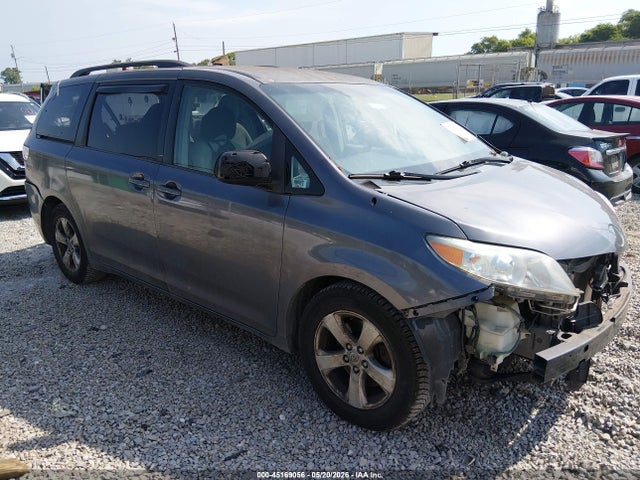 Salvage Toyota Sienna Image