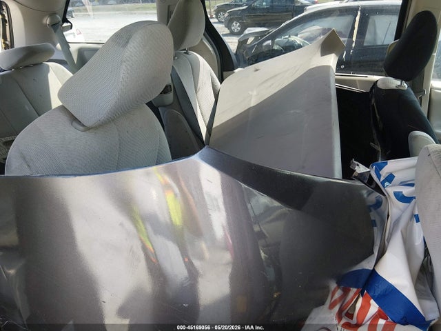 Toyota Sienna Le V6 8 Passenger