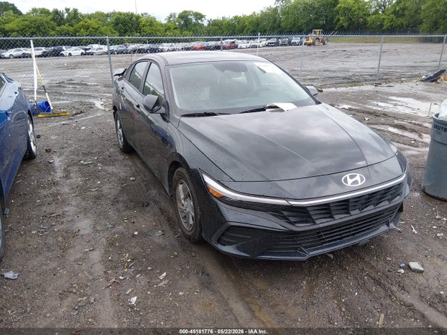 Salvage Hyundai ELANTRA Image