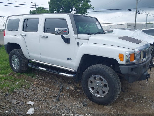 Salvage HUMMER H3 Image
