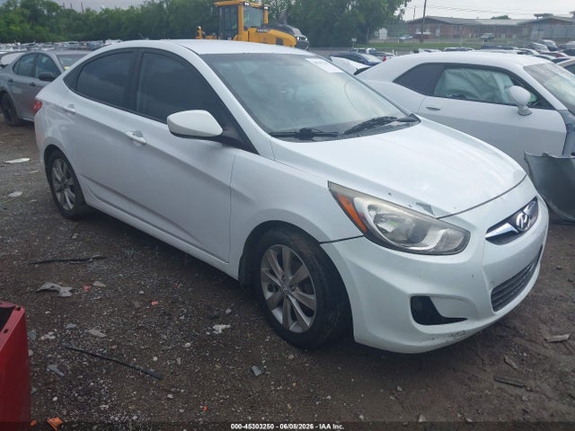 Salvage Hyundai ACCENT Image