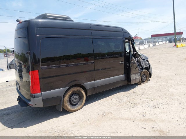 Mercedes-Benz Sprinter 2500 Standard Roof 4-cyl Diesel Ho
