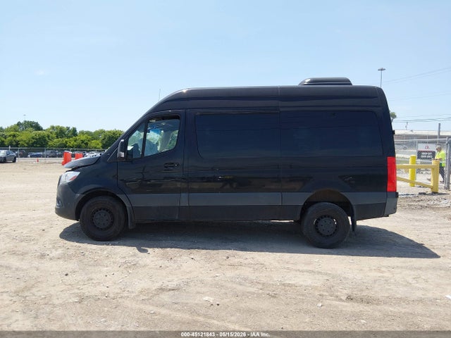 Mercedes-Benz Sprinter 2500 Standard Roof 4-cyl Diesel Ho