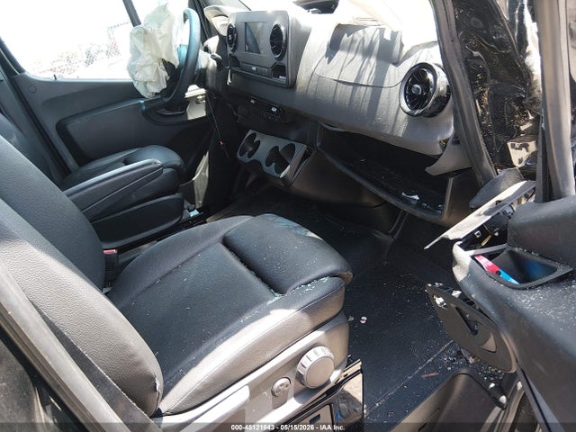 Mercedes-Benz Sprinter 2500 Standard Roof 4-cyl Diesel Ho