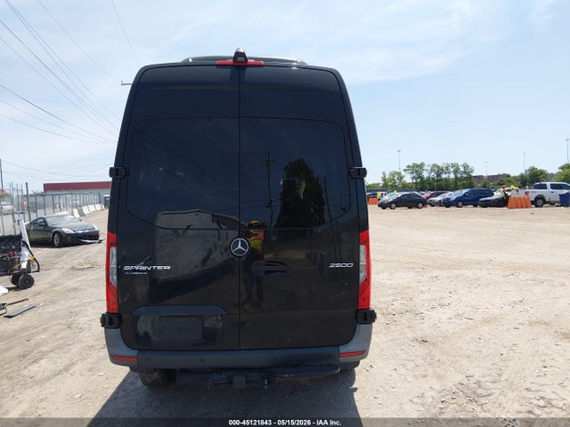 Mercedes-Benz Sprinter 2500 Standard Roof 4-cyl Diesel Ho
