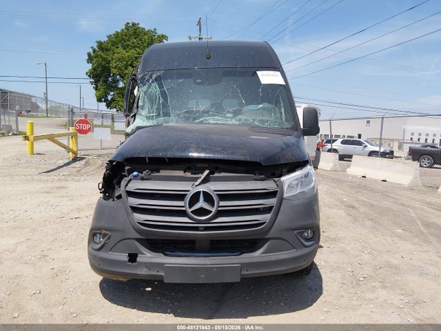 Mercedes-Benz Sprinter 2500 Standard Roof 4-cyl Diesel Ho