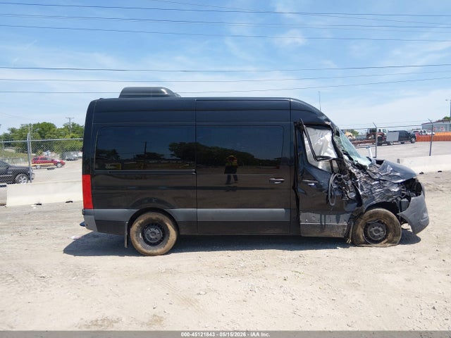 Mercedes-Benz Sprinter 2500 Standard Roof 4-cyl Diesel Ho