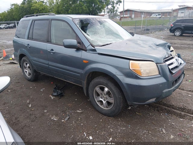 Salvage Honda Pilot Image
