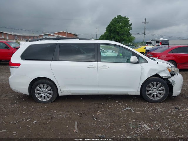 Toyota Sienna Le 7 Passenger