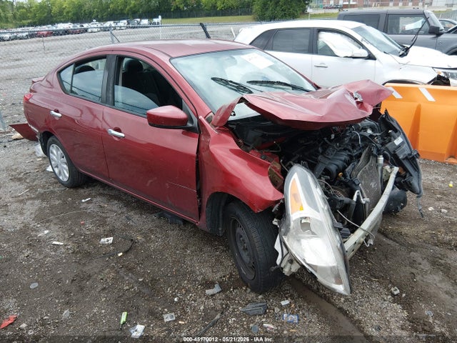 Salvage Nissan Versa Image