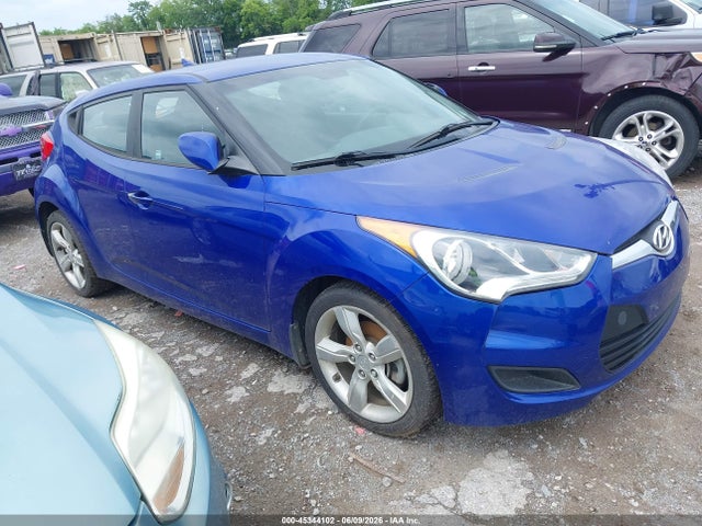 Salvage Hyundai VELOSTER Image