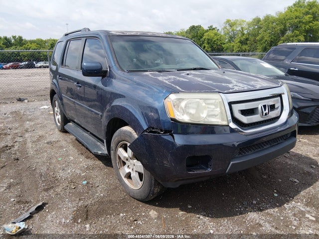 Salvage Honda Pilot Image