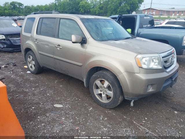 Salvage Honda Pilot Image