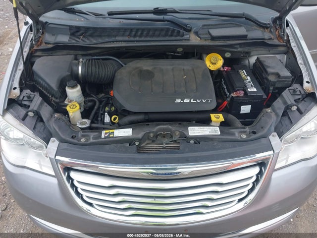 Chrysler Town & Country Touring