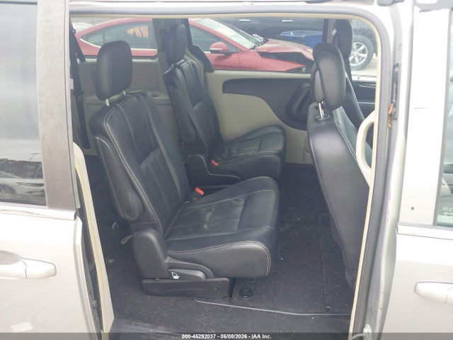 Chrysler Town & Country Touring