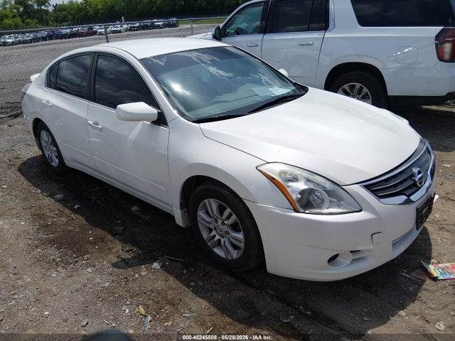Salvage Nissan Altima Image