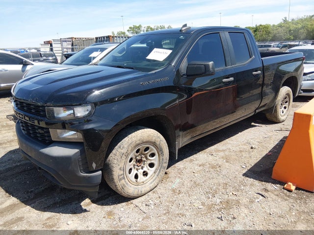 Chevrolet Silverado 1500 2wd  Standard Bed Custom